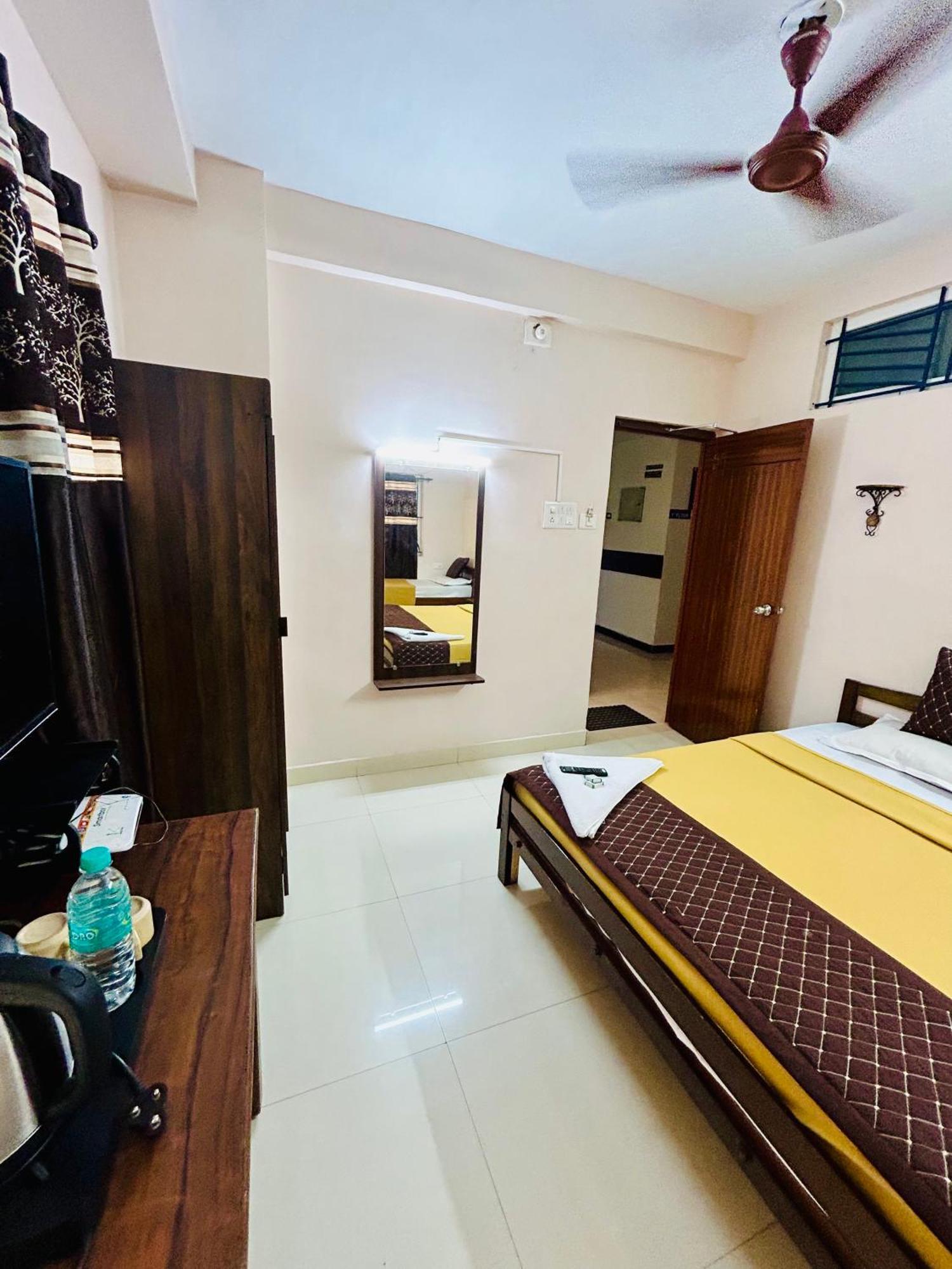 Hotel Jothi Coimbatore Exteriör bild