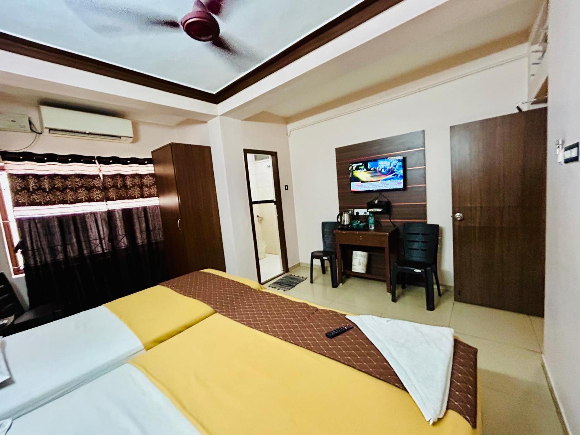 Hotel Jothi Coimbatore Exteriör bild