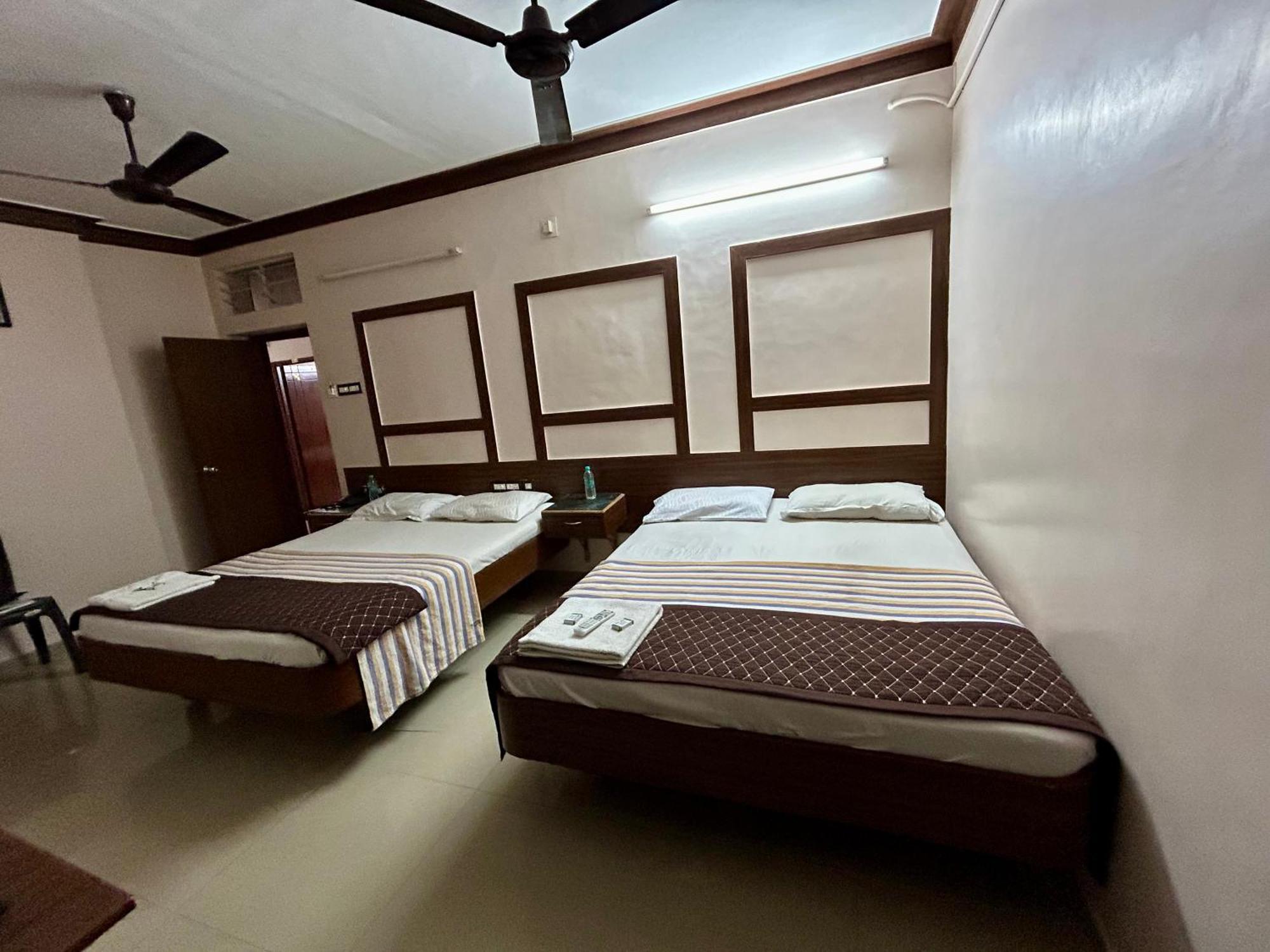 Hotel Jothi Coimbatore Exteriör bild